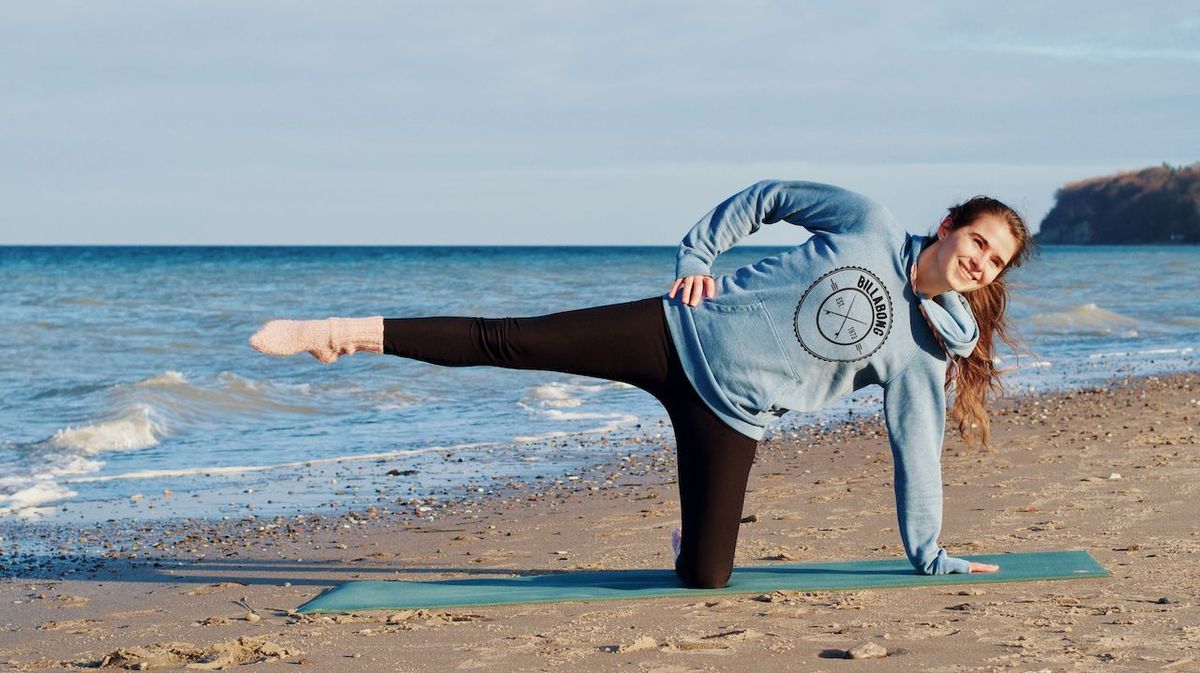 10 Min Mood Boost Pilates Workout 😊 Sculpt & Tone Your Inner Thighs, Abs and Glutes