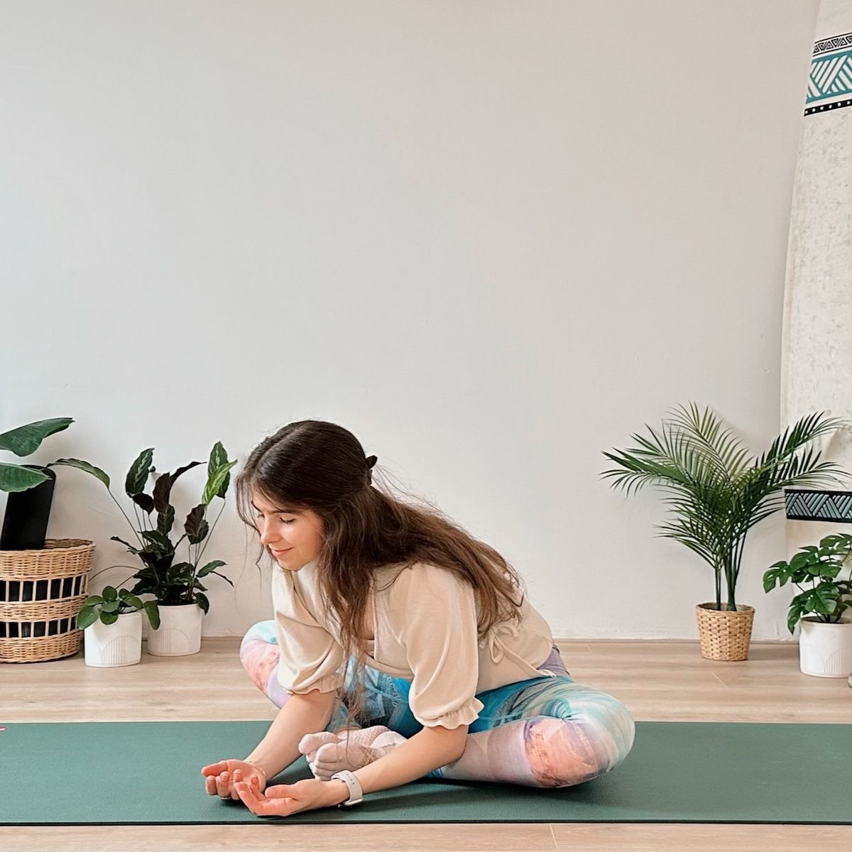 10 MIN MORNING YIN YOGA || Gentle Yoga in bed or on the mat (Day 3 – Five Day Reset)