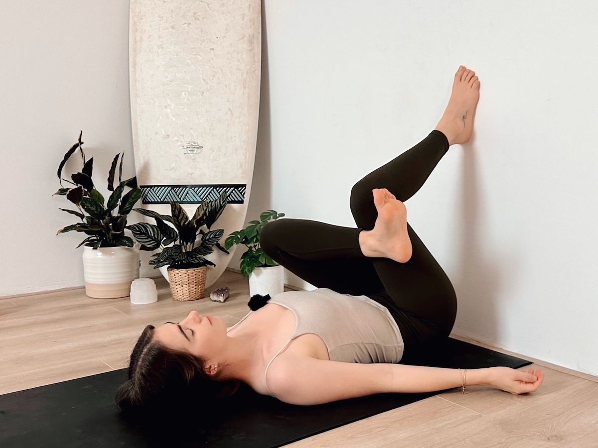 10 MIN WALL YOGA || Gentle & Restorative – Instant Stress Relief 🫧 Energize & De-stress Yoga