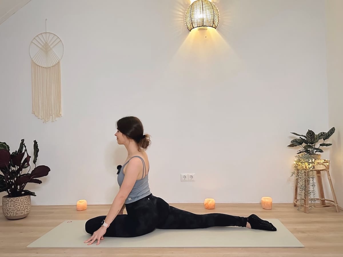 LIVE 🔴 30 MIN FEEL GOOD YOGA FLOW || Mindful Movement & Yin-inspired Stretches to Release Stress