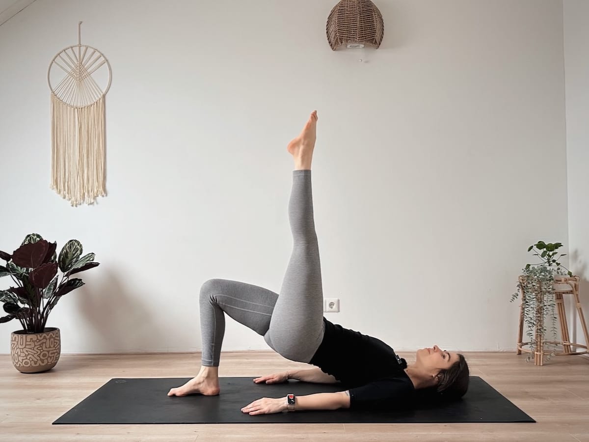 30 MIN MORNING PILATES x YOGA WORKOUT || Slow and Strong – Full Body & Balance
