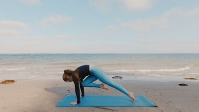 15 Min Yoga Workout – Day 2: DECIDE ✨ Full Body Yoga Workout for Balance | Core, Legs & Booty