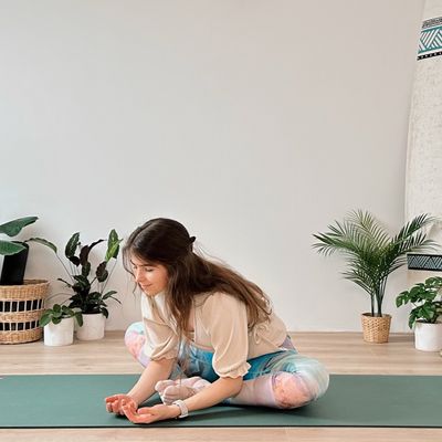 10 MIN MORNING YIN YOGA || Gentle Yoga in bed or on the mat (Day 3 – Five Day Reset)