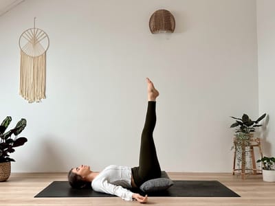 30 MIN RESTORATIVE YIN YOGA + PILLOW || Blissful Relaxation in bed or on the mat [Live]