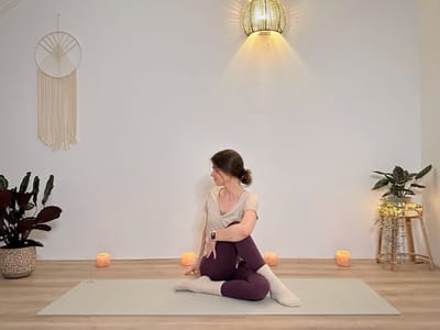 LIVE 🔴 15 MIN SEATED YOGA || Gentle Stretch for Relaxation & Lower Body Flexibility ✨ easy on hands 🫶
