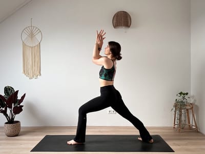 20 MIN YOGA || Energy & Focus – Slow & Strong Mindful Yoga Flow (no hands/wrist-free)