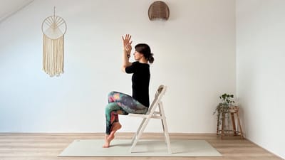 20 MIN STANDING TO CHAIR YOGA || Full Body Stretch & Balance (wrist-free Yoga)
