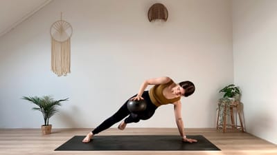 30 MIN YOGA x PILATES + MINI BALL || Obliques, Glutes & Thighs Workout Flow