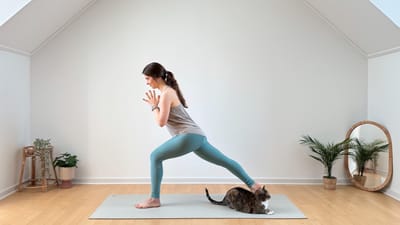15 MIN STANDING YOGA FLOW || Lower Body Strength & Balance 🫶 easy on hands & wrists
