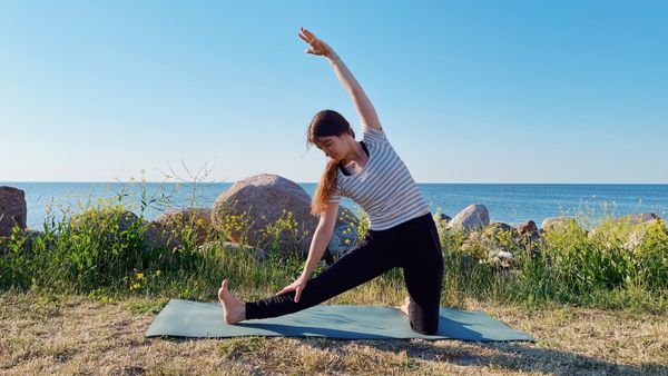15 Min Energizing Full Body Yoga to Release Tension | Post Travel Stretch