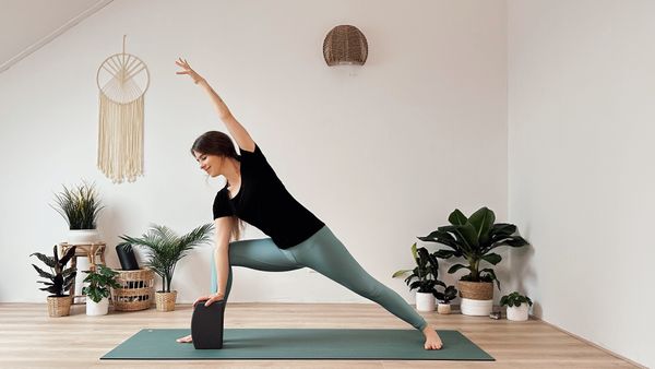 15 Min Gentle Yoga for Strength & Flexibility ✨ Yoga with Blocks for Beginners