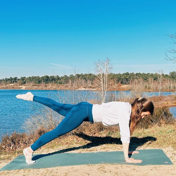 10 MIN YOGA x PILATES FLOW || Full Body Workout (Day 4 – Five Day Reset)