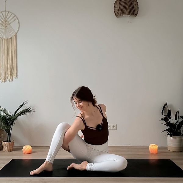 15 MIN CANDLELIGHT SLOW FLOW || Moving into Stillness [GYST Retreat #5 – Sun PM]
