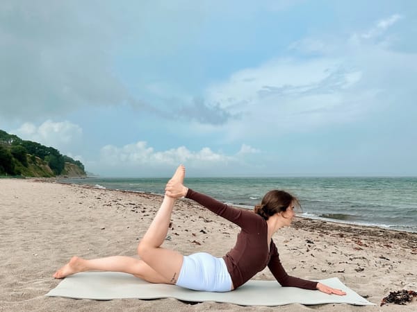 15 MIN EVENING PILATES || Feel Good Pilates x Yoga Workout for Core, Abs, Glutes, Legs & Flexibility