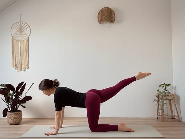20 MIN YOGA FLOW || Strengthen your Hands & Wrists – Upper Body Focused Flow