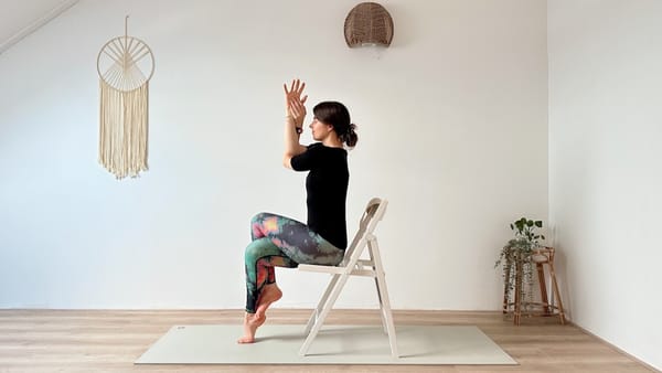 20 MIN STANDING TO CHAIR YOGA || Full Body Stretch & Balance (wrist-free Yoga)
