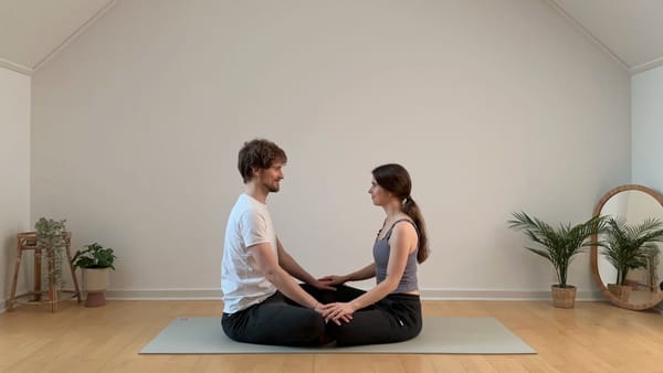 15 MIN PARTNER YOGA || Mindful Connection for Couples