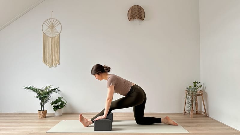 Yoga for Equestrians – 15 Min Flow & Blog Post with Manduka